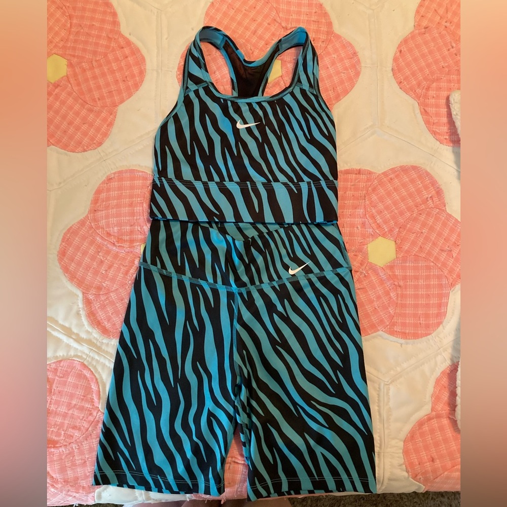 Women’s Nike dri-fit workout set top size XS bottoms size S